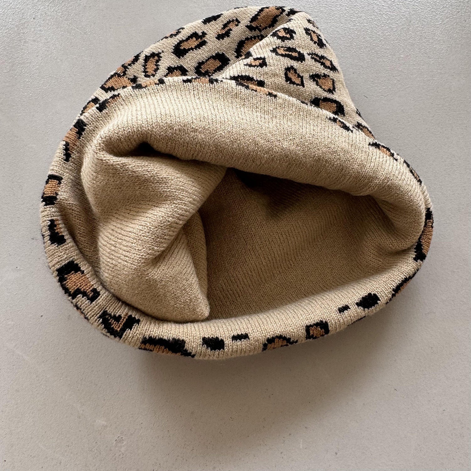 Jacquard Leopard Print Acrylic Knit Beanie