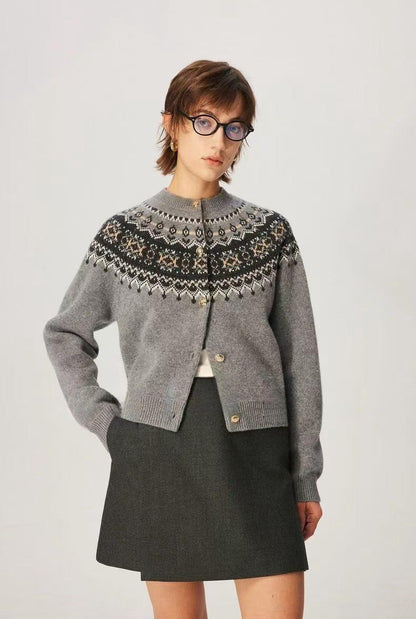 Jacquard raglan sleeve knitted cardigan