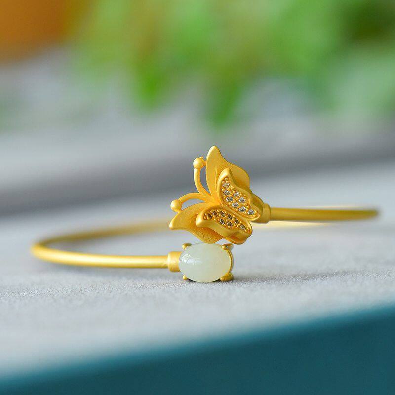 jade bracelet