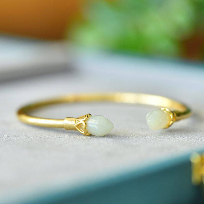 jade bracelet
