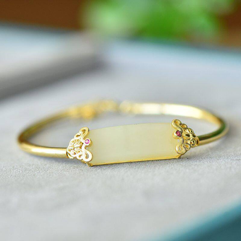 jade bracelet