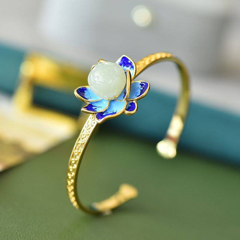jade bracelet