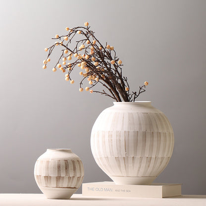 Japanese-style earthenware pot