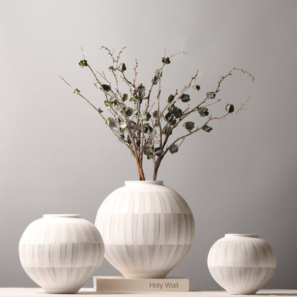 Japanese-style earthenware pot