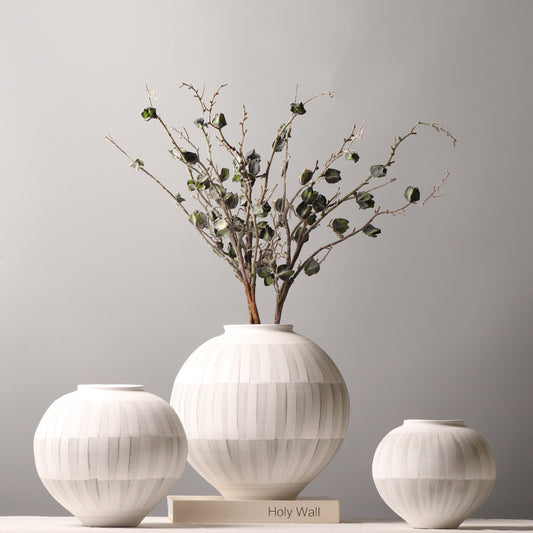 Japanese-style earthenware pot