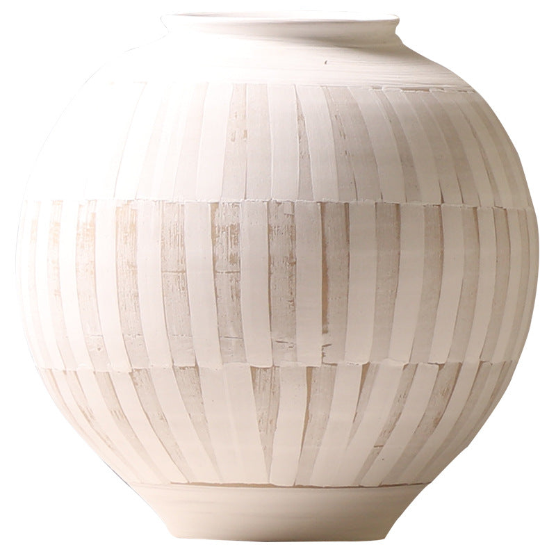 Japanese-style earthenware pot