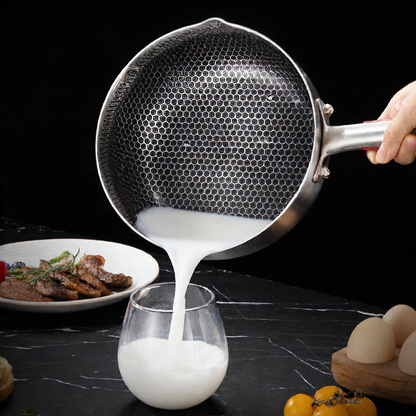 Japanese-style flat-bottomed cooking pan for household use