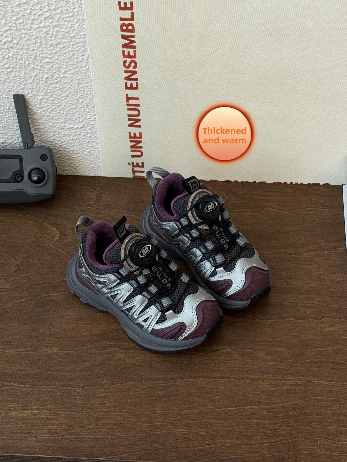 Kids Rotating Buckle Sports Shoes for Hiking Running