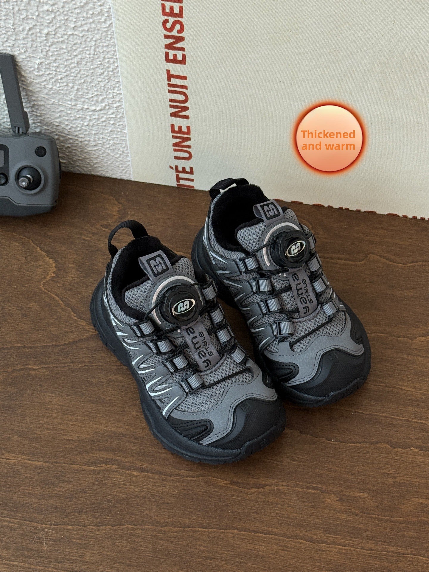 Kids Rotating Buckle Sports Shoes for Hiking Running