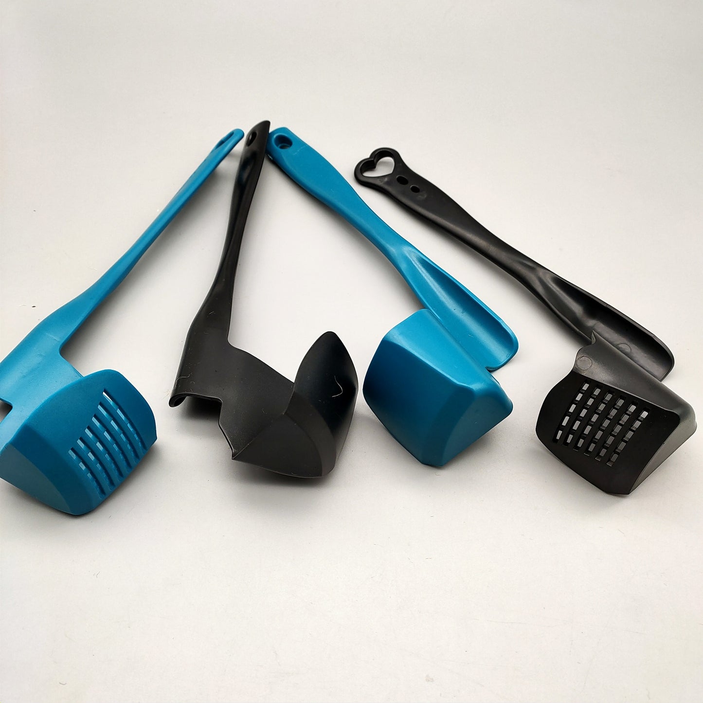 Kitchen Multifunctional Rotating Scraper