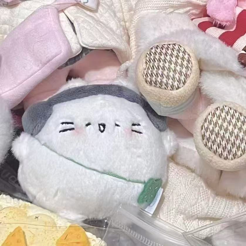 Kitten plush pendant