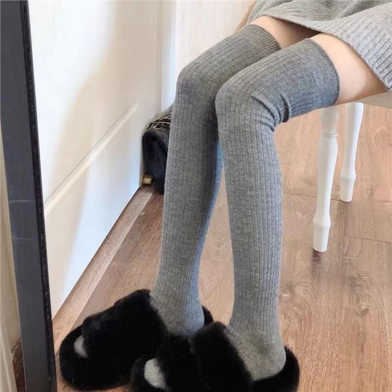 knee high socks