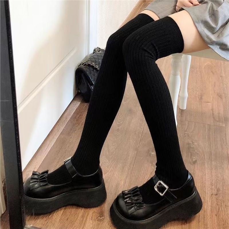 knee high socks