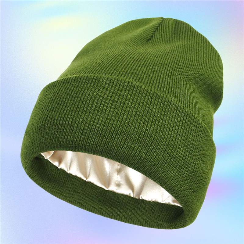 Knit hat with lining fabric