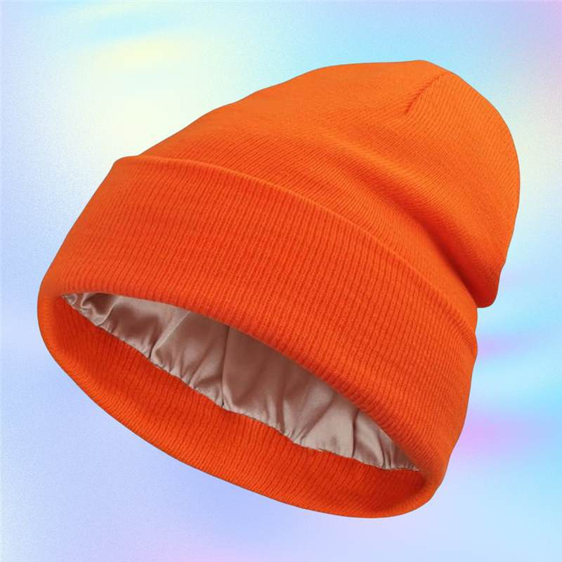 Knit hat with lining fabric