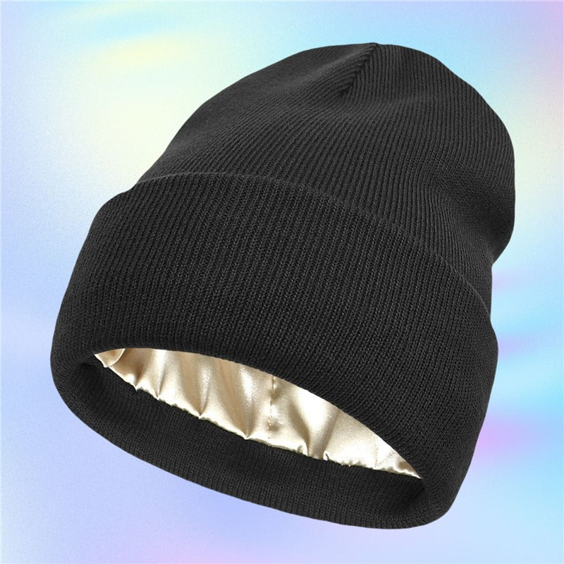 Knit hat with lining fabric