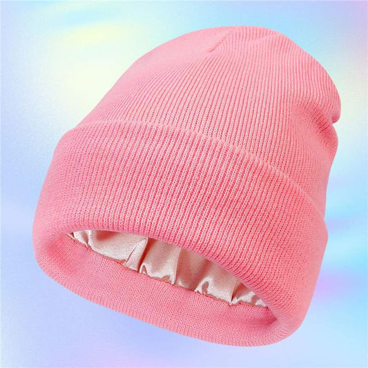 Knit hat with lining fabric
