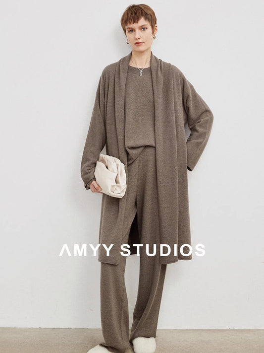 Knitted cardigan suit
