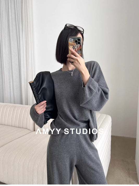Knitted cardigan suit
