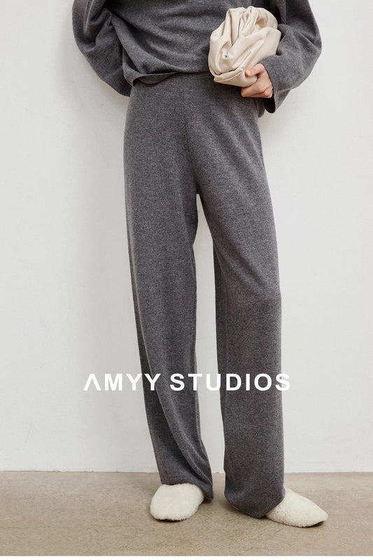 Knitted cardigan suit