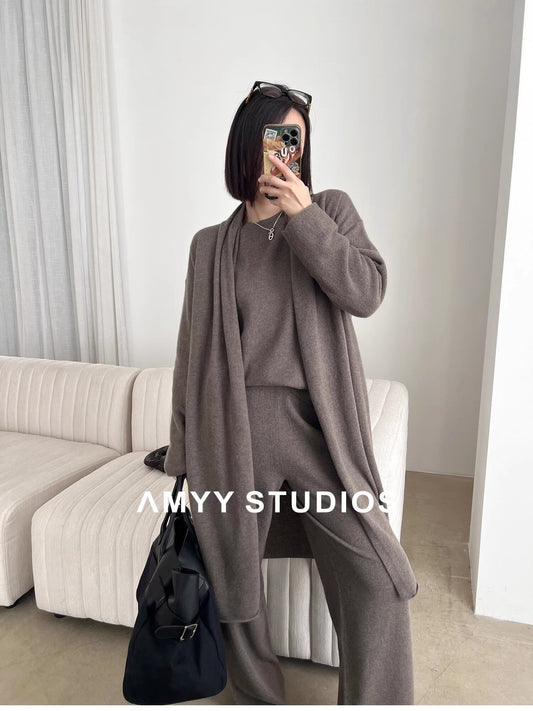 Knitted cardigan suit