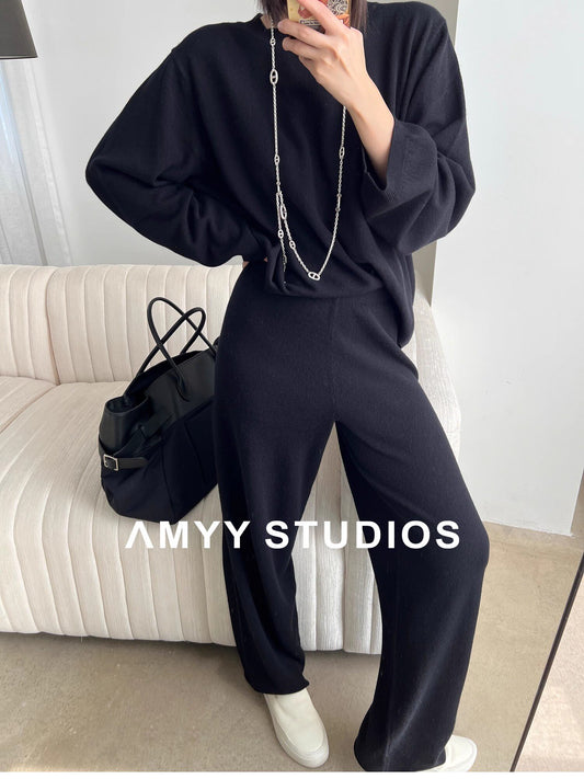 Knitted cardigan suit