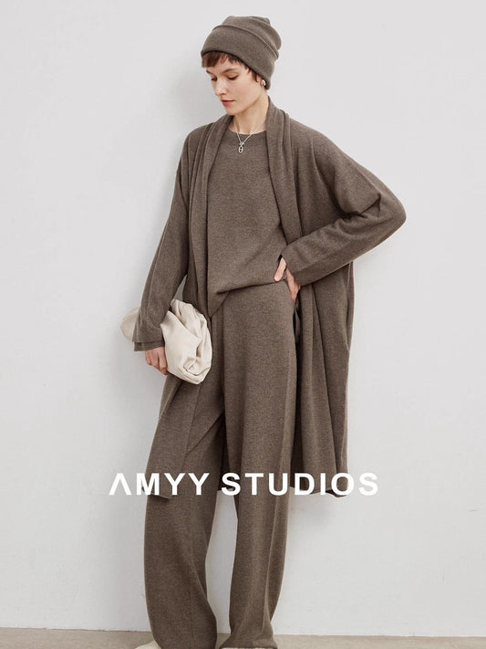 Knitted cardigan suit