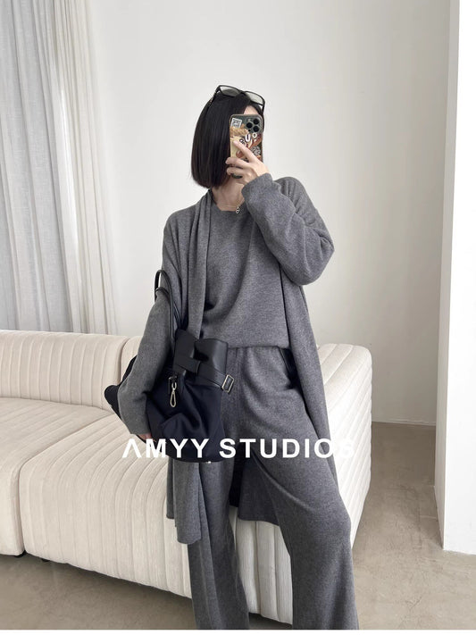 Knitted cardigan suit