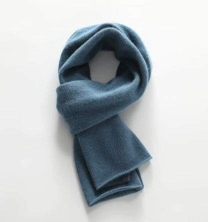 Knitted cashmere scarf
