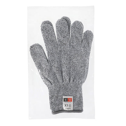 Knitted gloves
