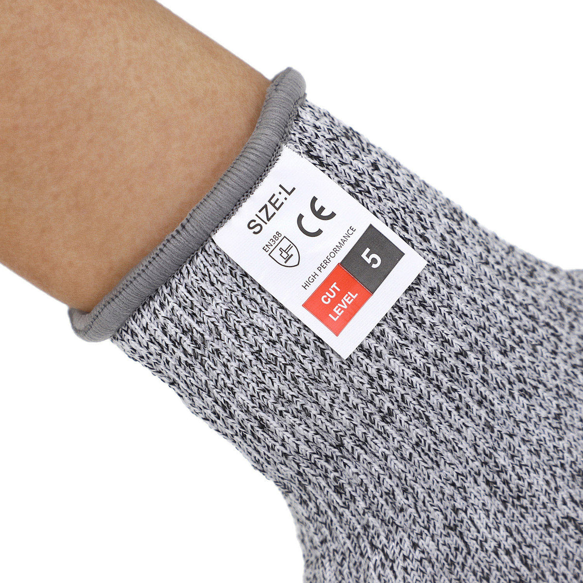 Knitted gloves