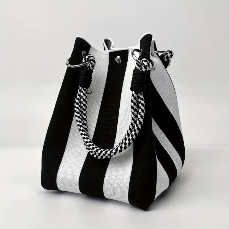 Knitted handbag and shoulder bag