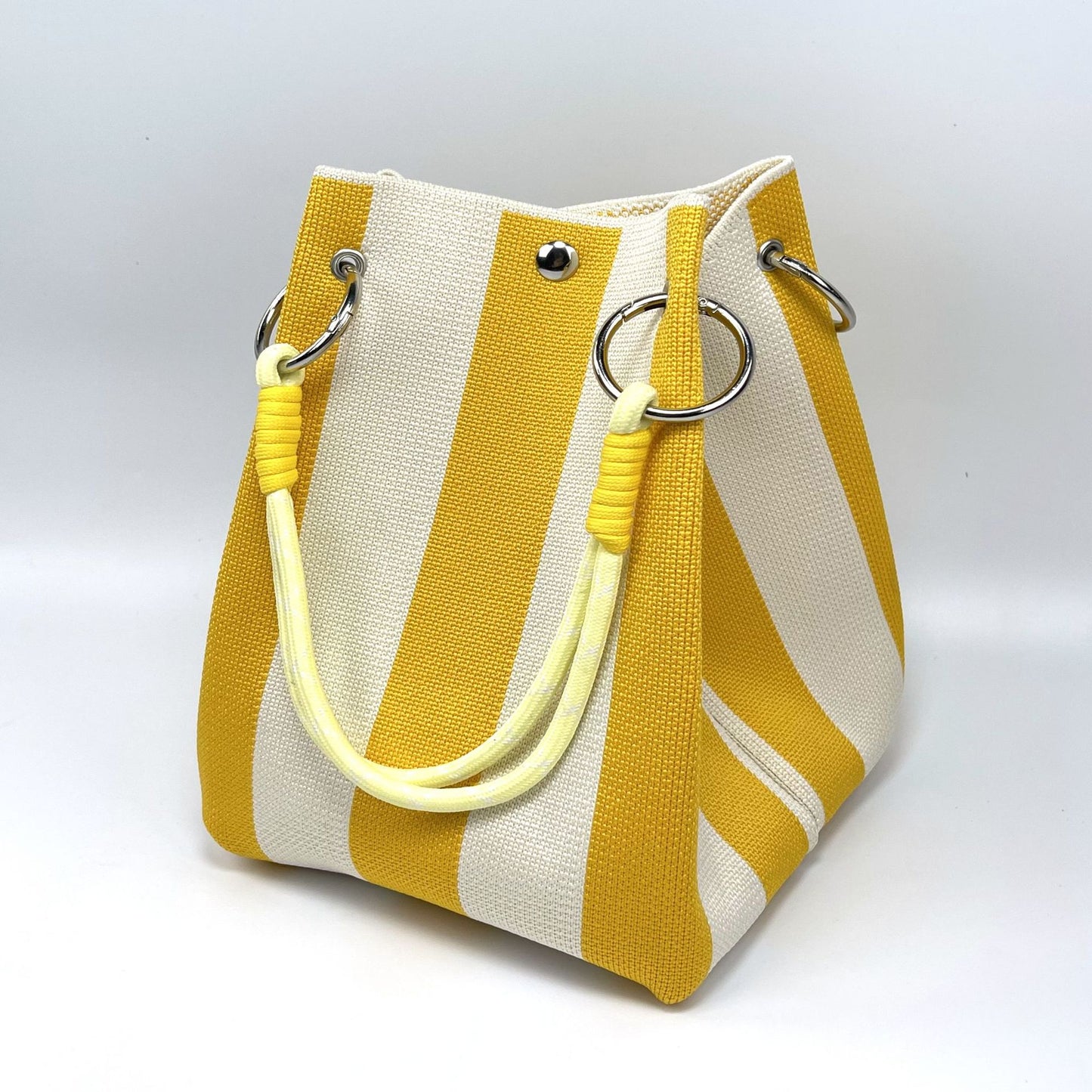 Knitted handbag and shoulder bag
