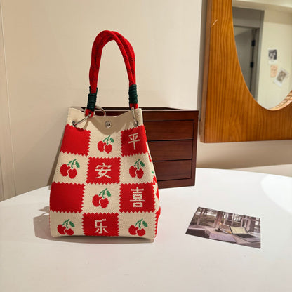 Knitted Handbag with Magnetic Buckle