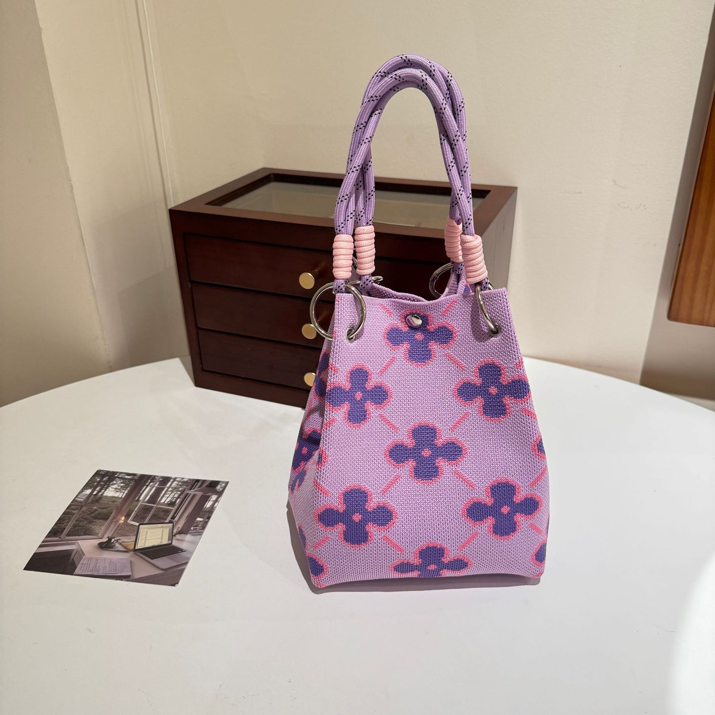 Knitted Handbag with Magnetic Buckle
