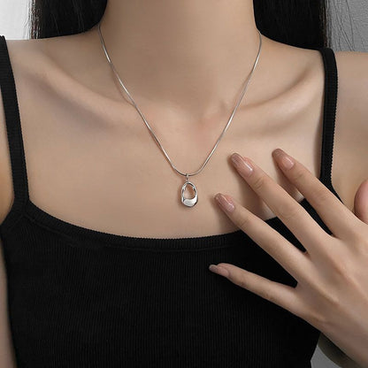 Knitted pearl necklace
