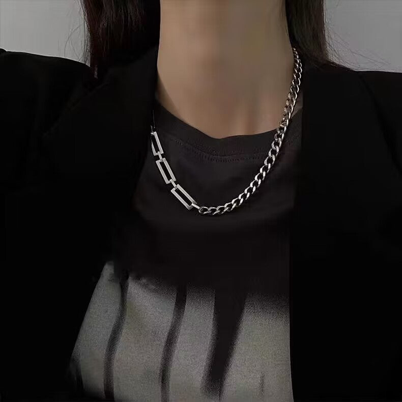 Knitted pearl necklace