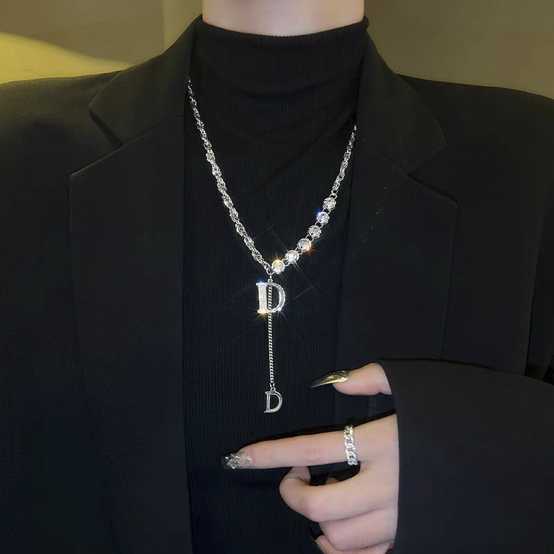 Knitted pearl necklace