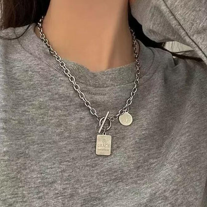 Knitted pearl necklace