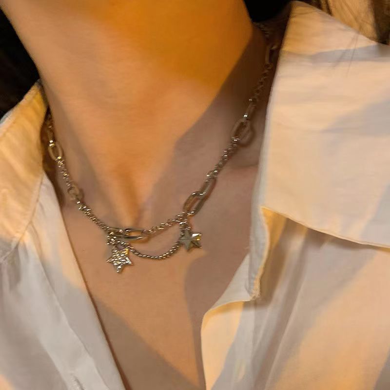 Knitted pearl necklace