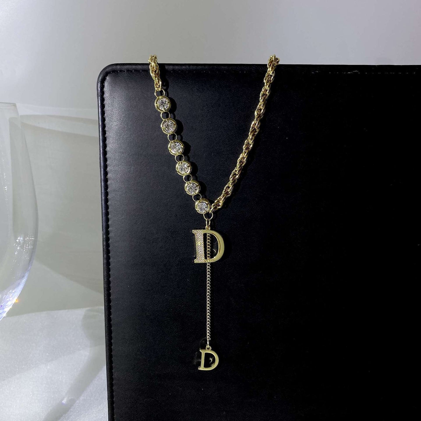 Knitted pearl necklace
