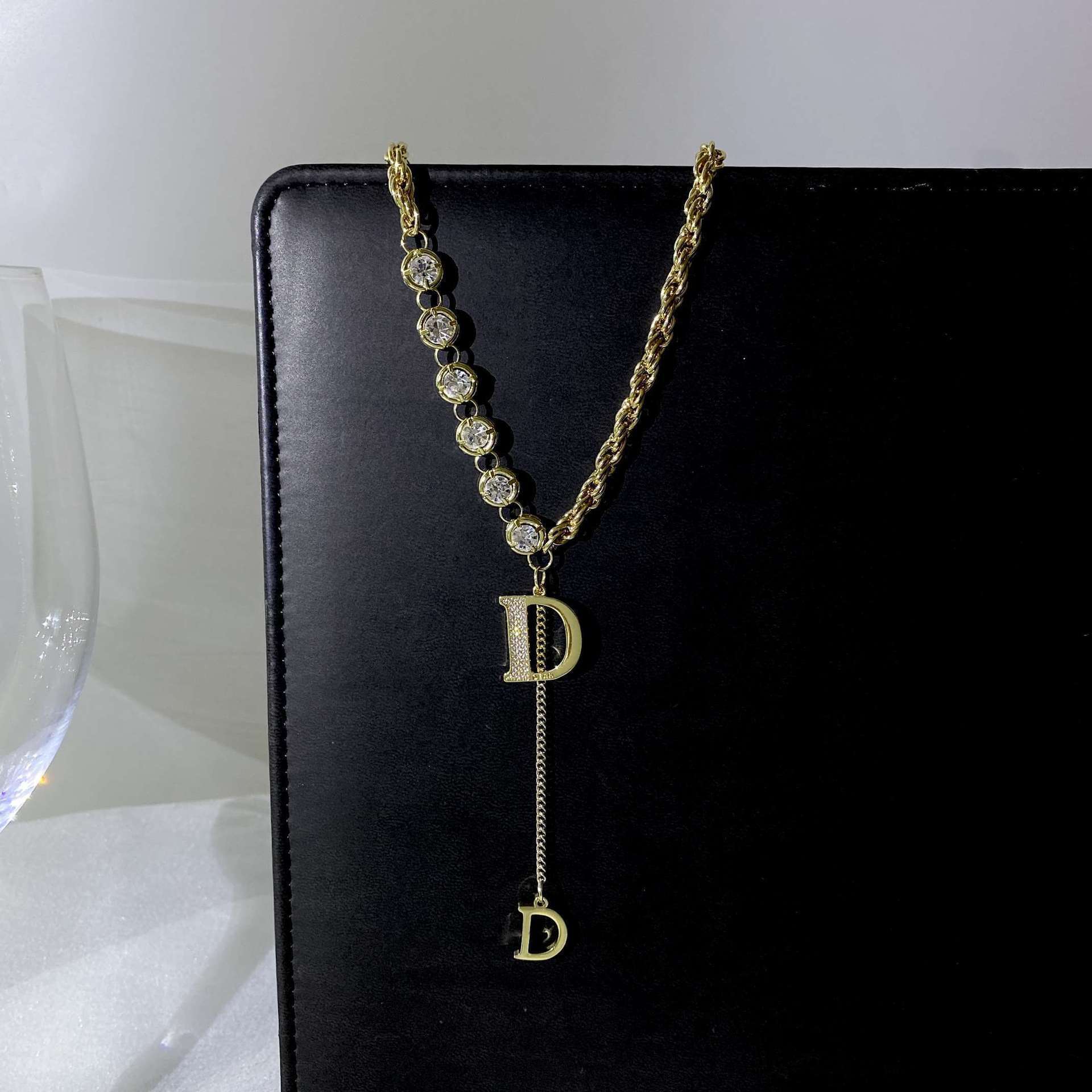 Knitted pearl necklace