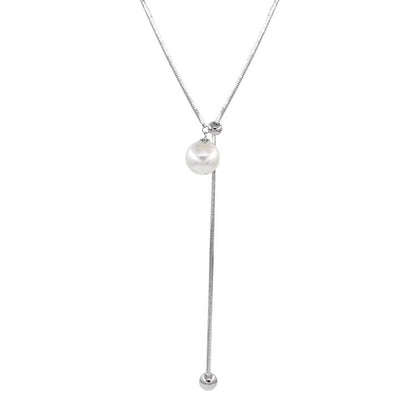 Knitted pearl necklace