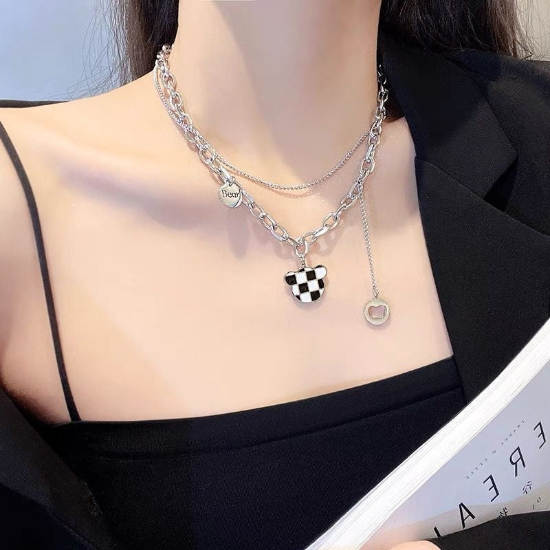 Knitted pearl necklace