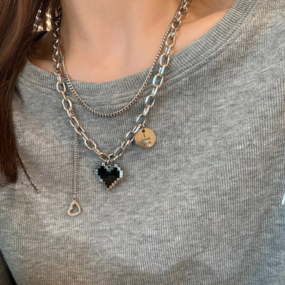 Knitted pearl necklace