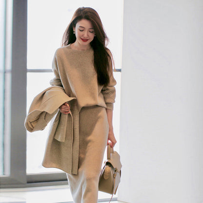 Knitted set