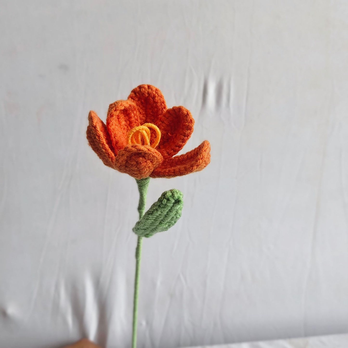 Knitted tulip wool flower