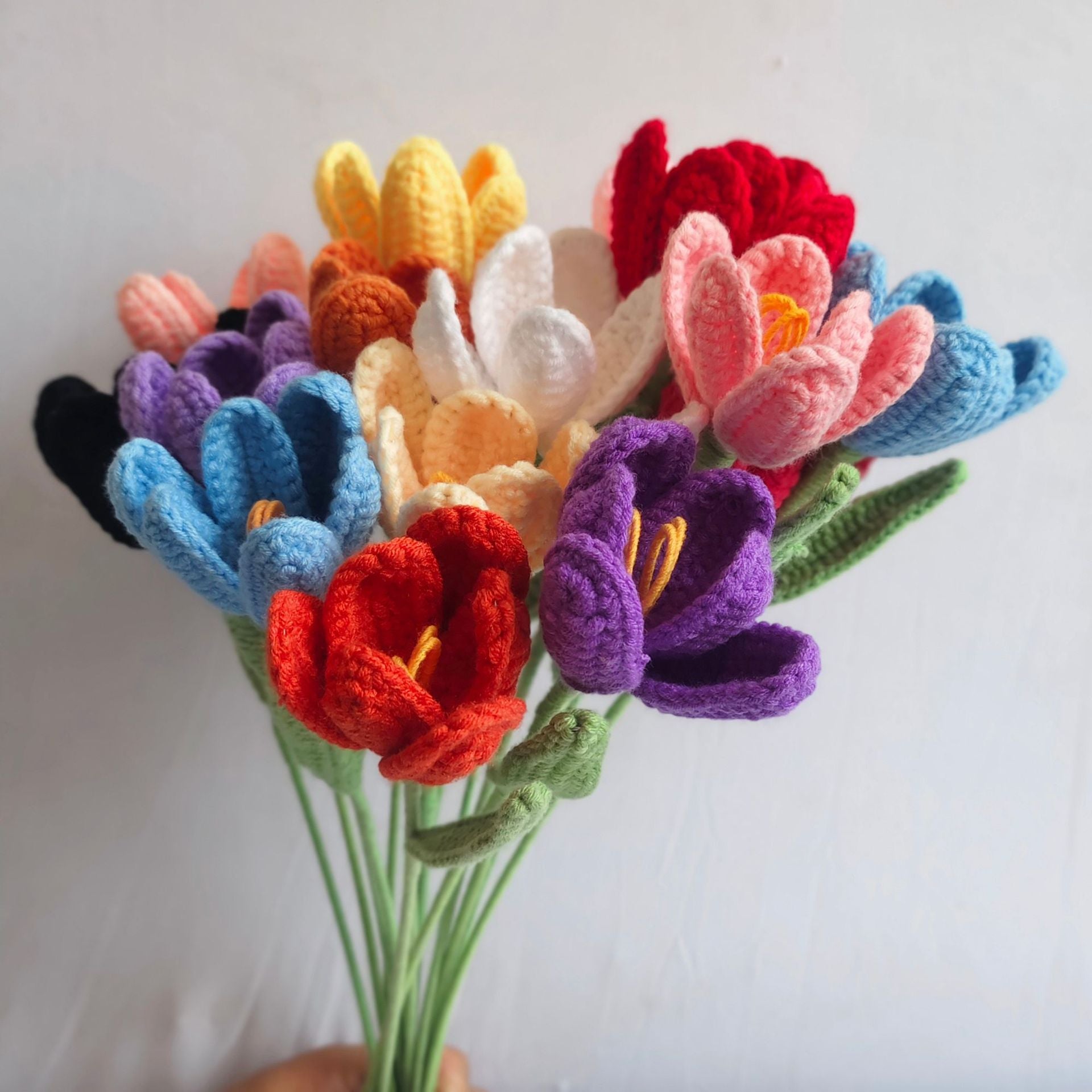 Knitted tulip wool flower