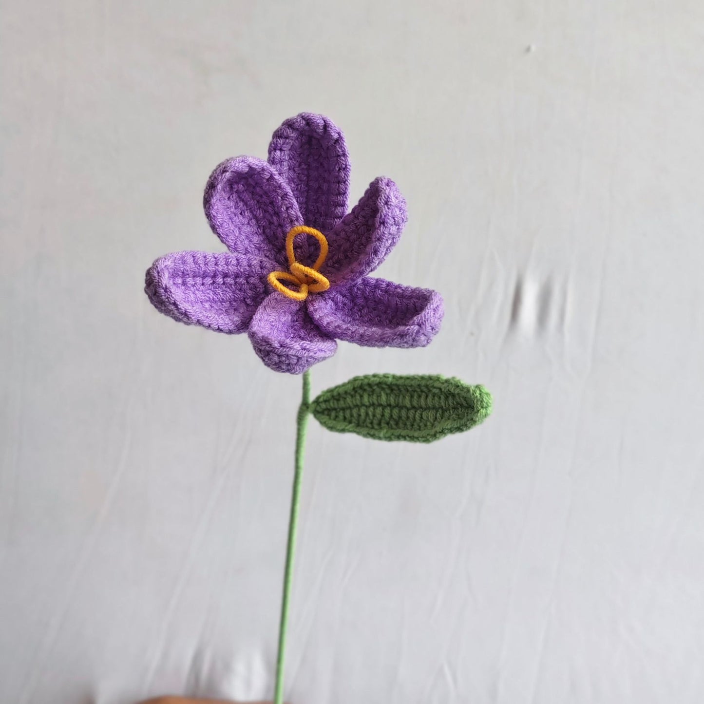 Knitted tulip wool flower
