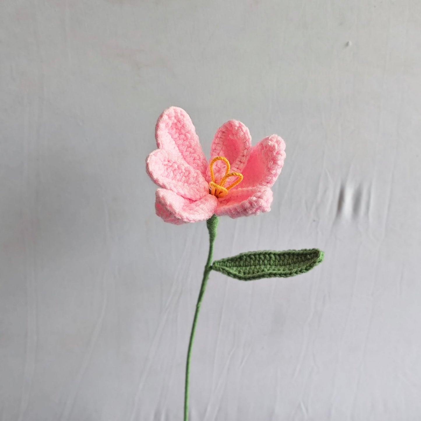 Knitted tulip wool flower